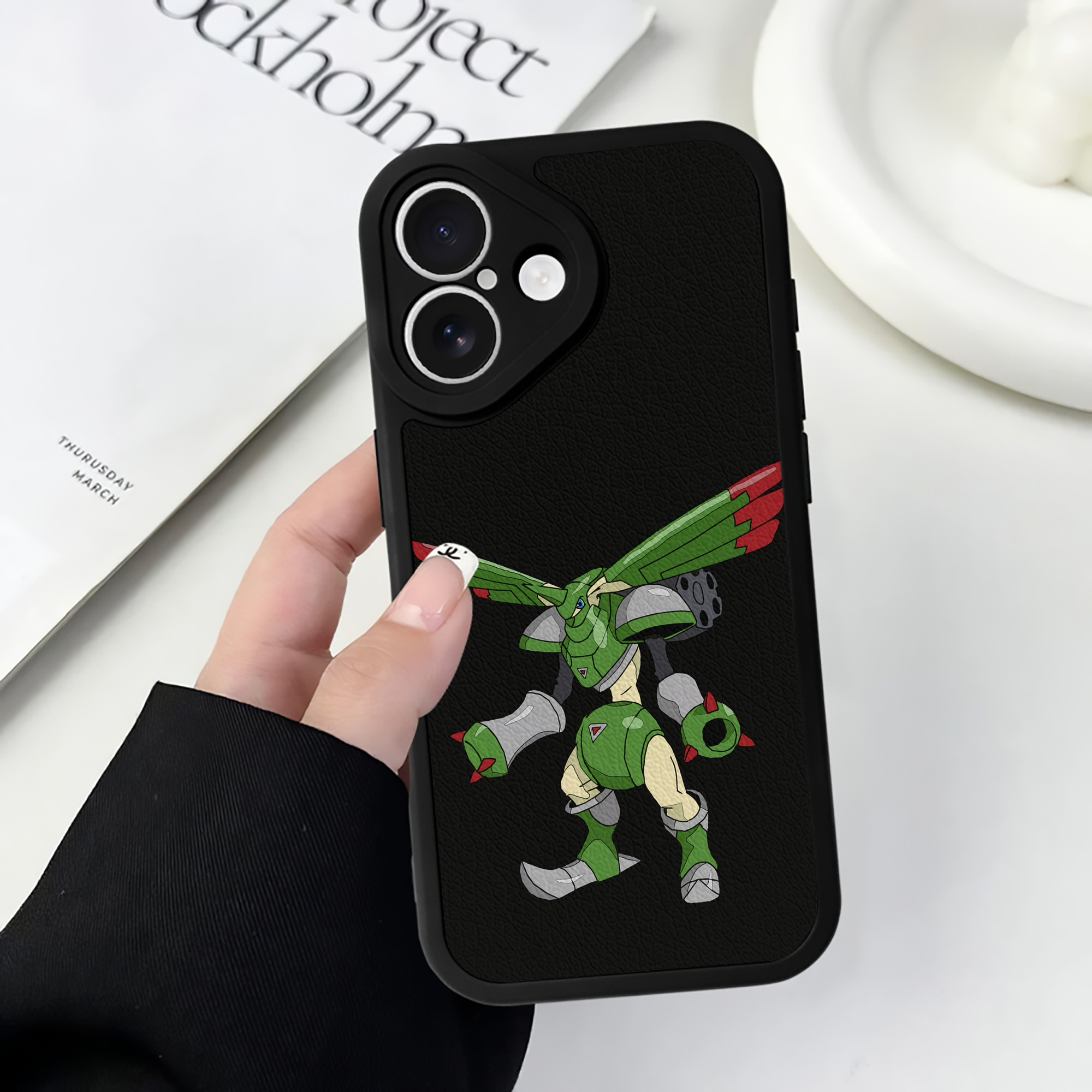 （画像用） Digimon デジタルモンスター/デジモン 【iPhone 16シリーズ対応】シリコンスマホケース（レザー調） 材質：シリコン